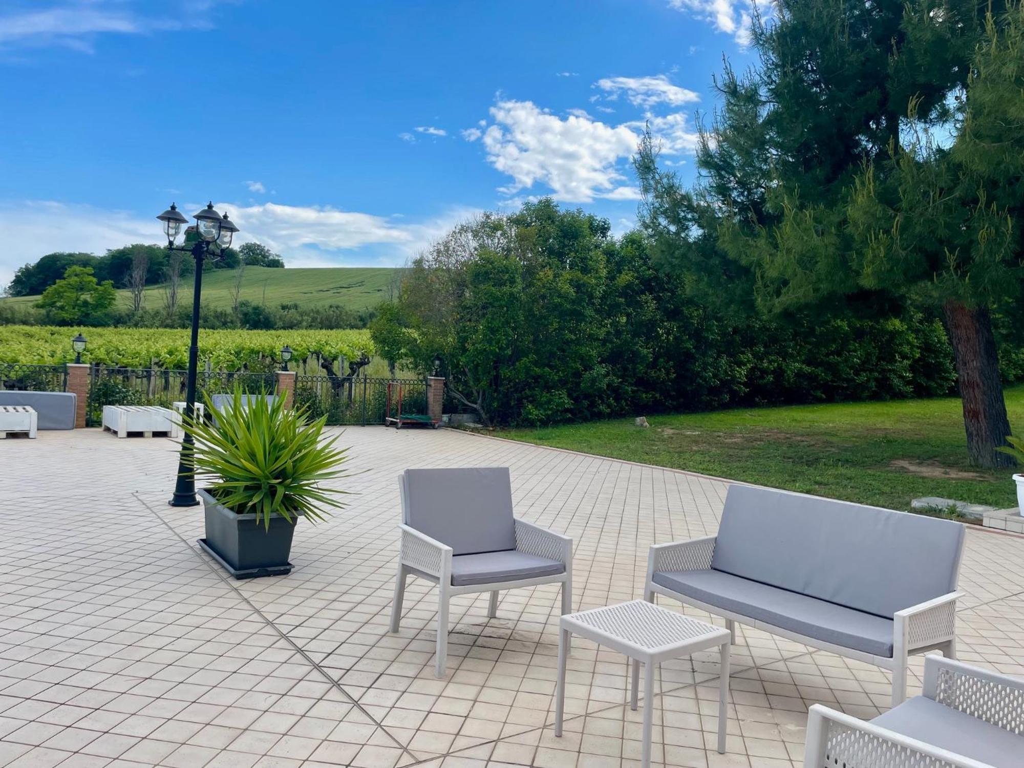 Vigneto - Italian Restaurant & B&B Villa Rosa Di Martinsicuro Εξωτερικό φωτογραφία