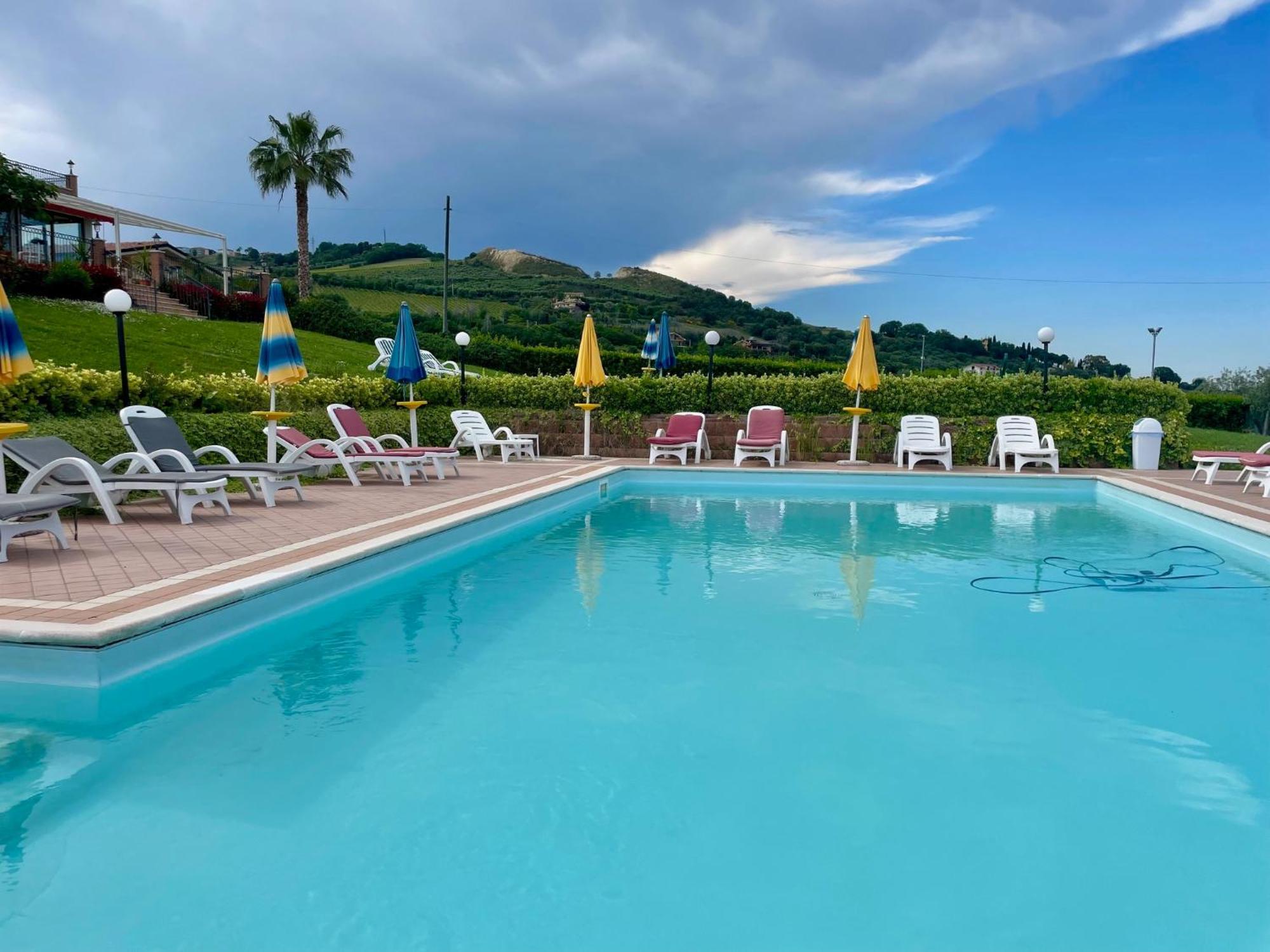 Vigneto - Italian Restaurant & B&B Villa Rosa Di Martinsicuro Εξωτερικό φωτογραφία