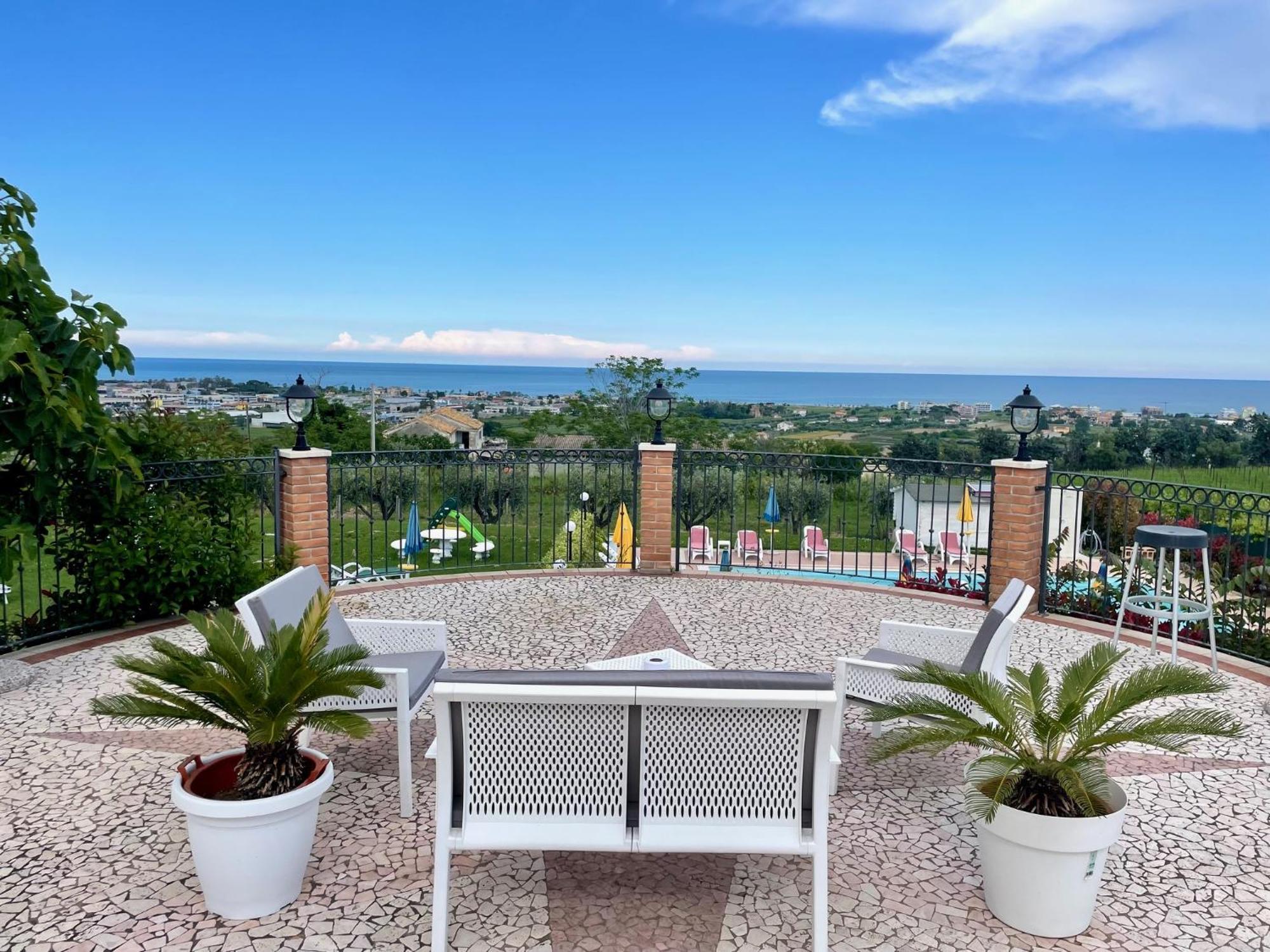 Vigneto - Italian Restaurant & B&B Villa Rosa Di Martinsicuro Εξωτερικό φωτογραφία